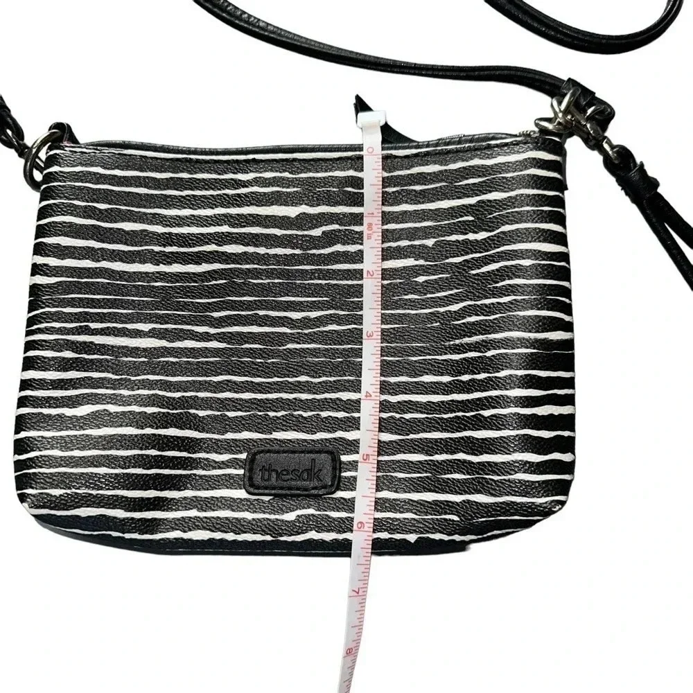 The Sak Crossbody Bag Small Black White Striped Wristlet Convertible Casual‎